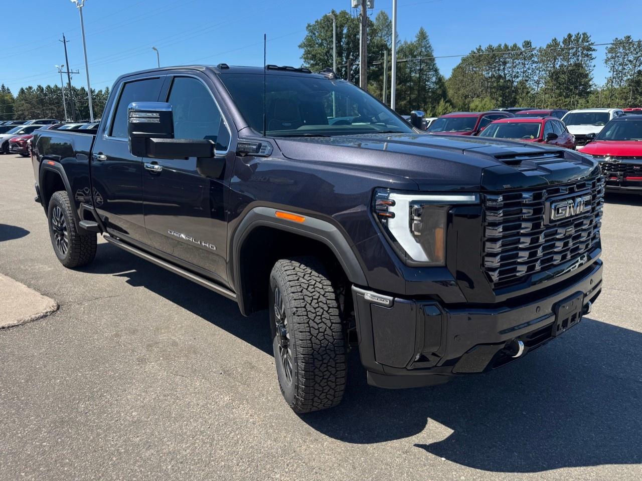 2025 GMC Sierra 3500HD 4WD Crew Cab Standard Box Denali Ultimate Photo2