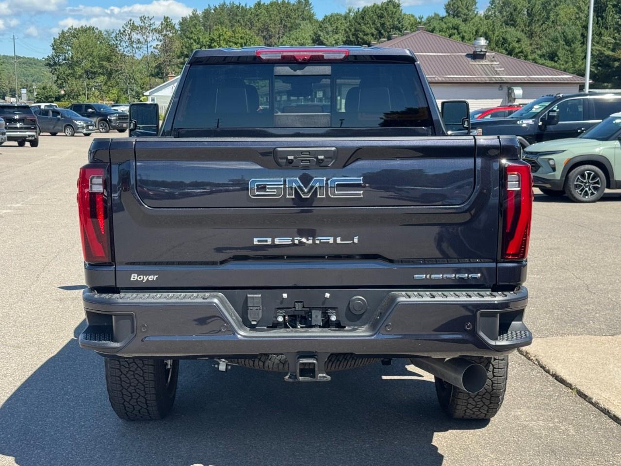 2025 GMC Sierra 3500HD 4WD Crew Cab Standard Box Denali Ultimate Photo