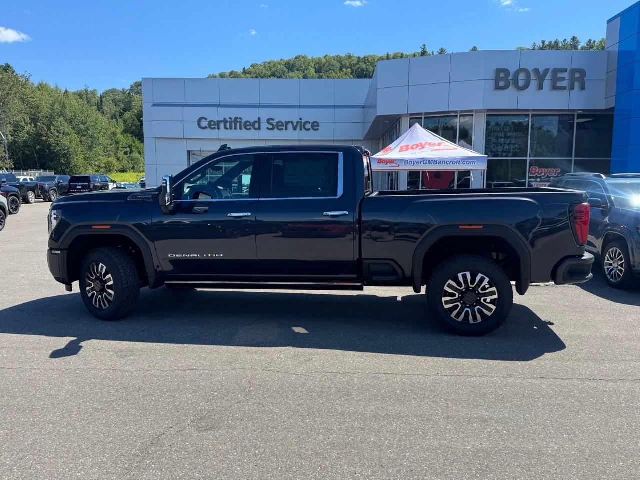 2025 GMC Sierra 3500HD 4WD Crew Cab Standard Box Denali Ultimate Photo