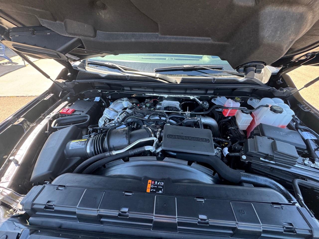 2025 GMC Sierra 3500HD 4WD Crew Cab Standard Box Denali Ultimate Photo