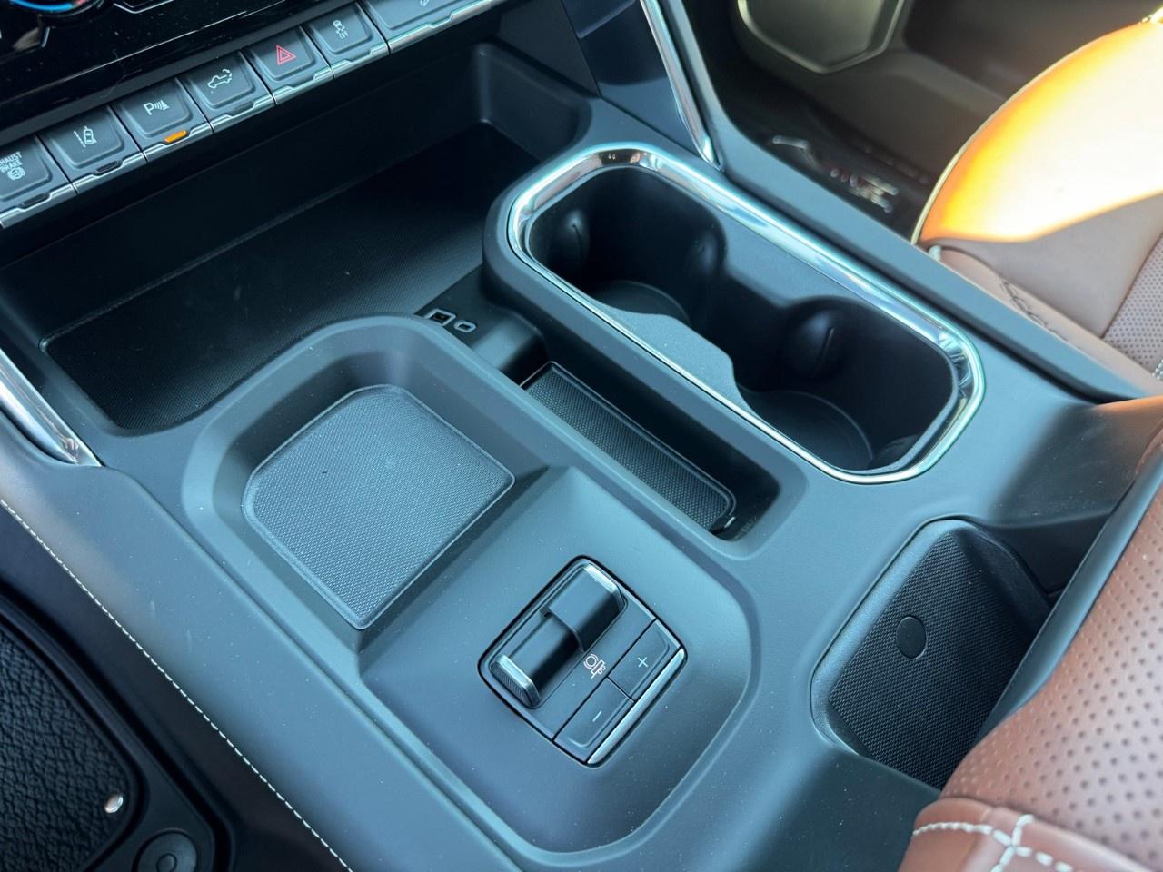 2025 GMC Sierra 3500HD 4WD Crew Cab Standard Box Denali Ultimate Photo