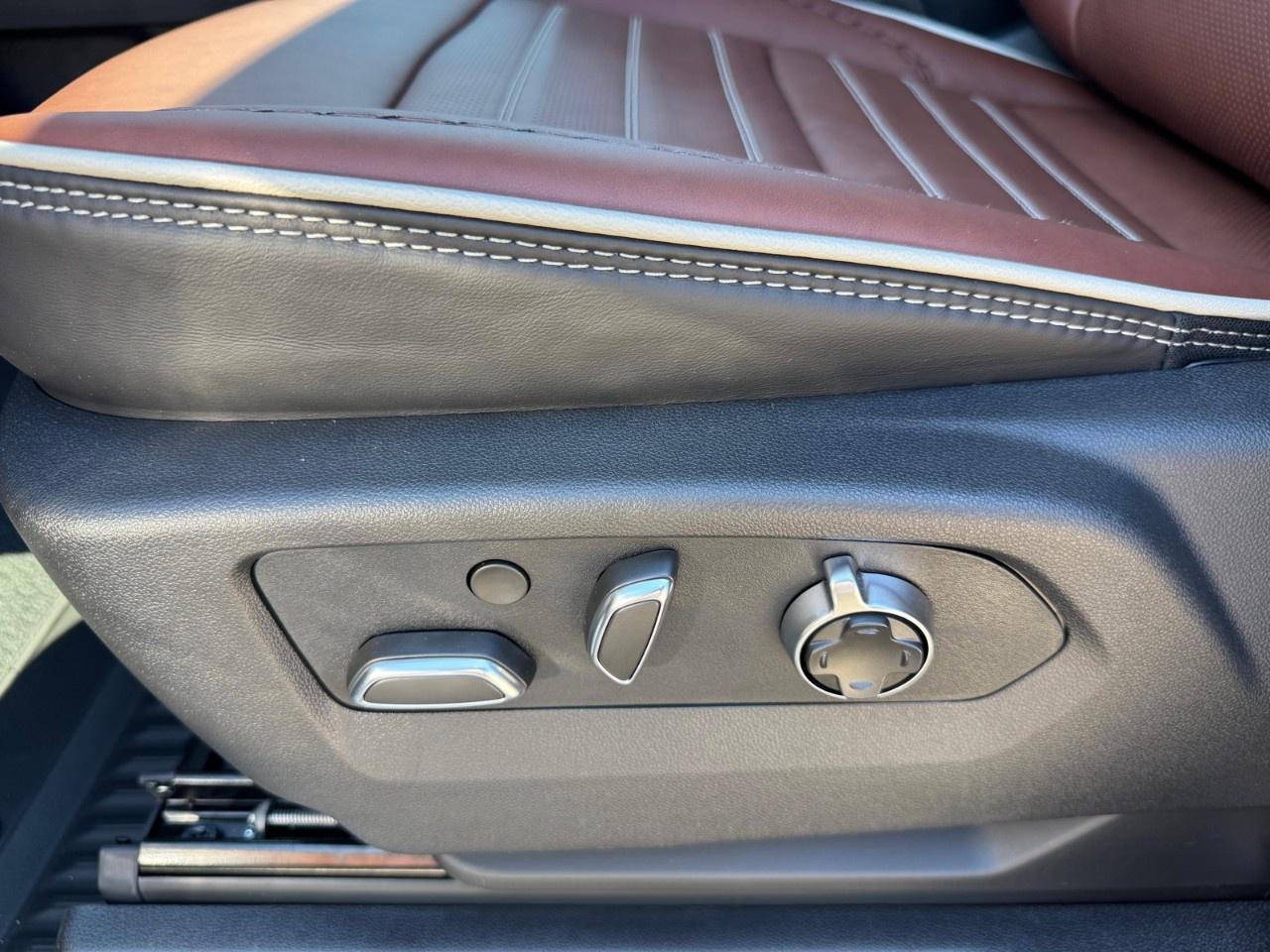 2025 GMC Sierra 3500HD 4WD Crew Cab Standard Box Denali Ultimate Photo