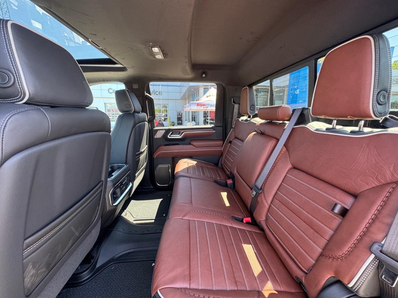 2025 GMC Sierra 3500HD 4WD Crew Cab Standard Box Denali Ultimate Photo