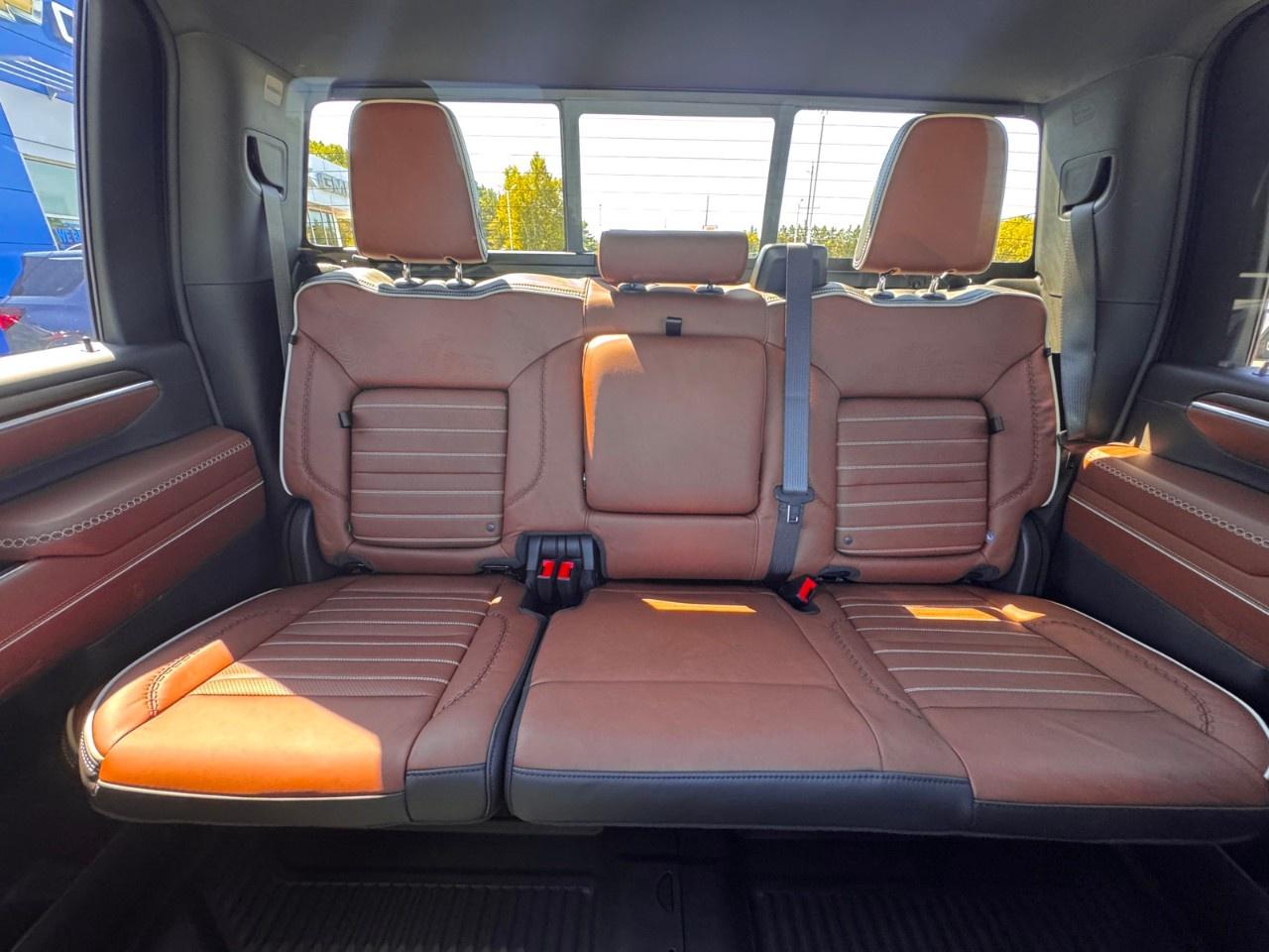 2025 GMC Sierra 3500HD 4WD Crew Cab Standard Box Denali Ultimate Photo