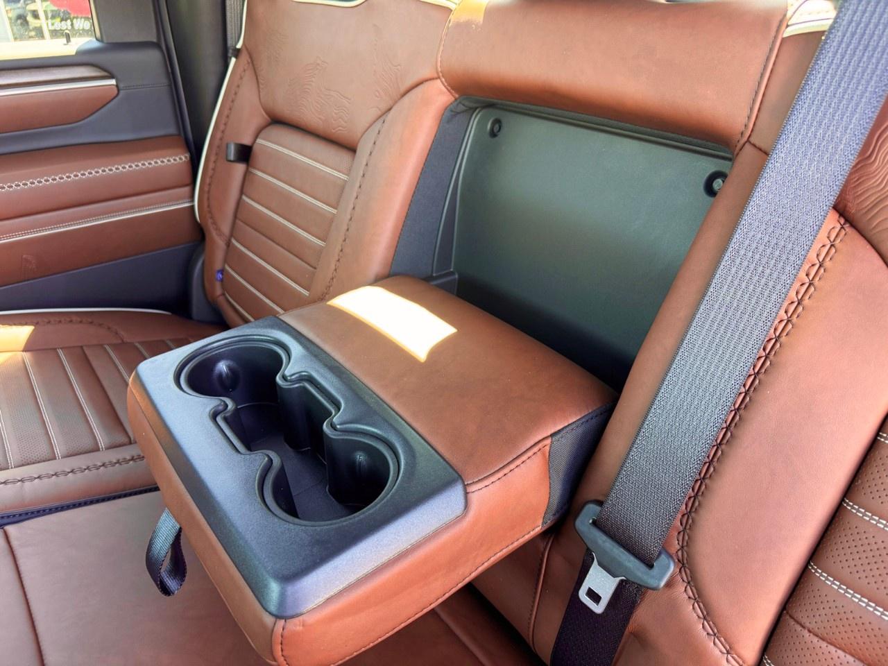 2025 GMC Sierra 3500HD 4WD Crew Cab Standard Box Denali Ultimate Photo