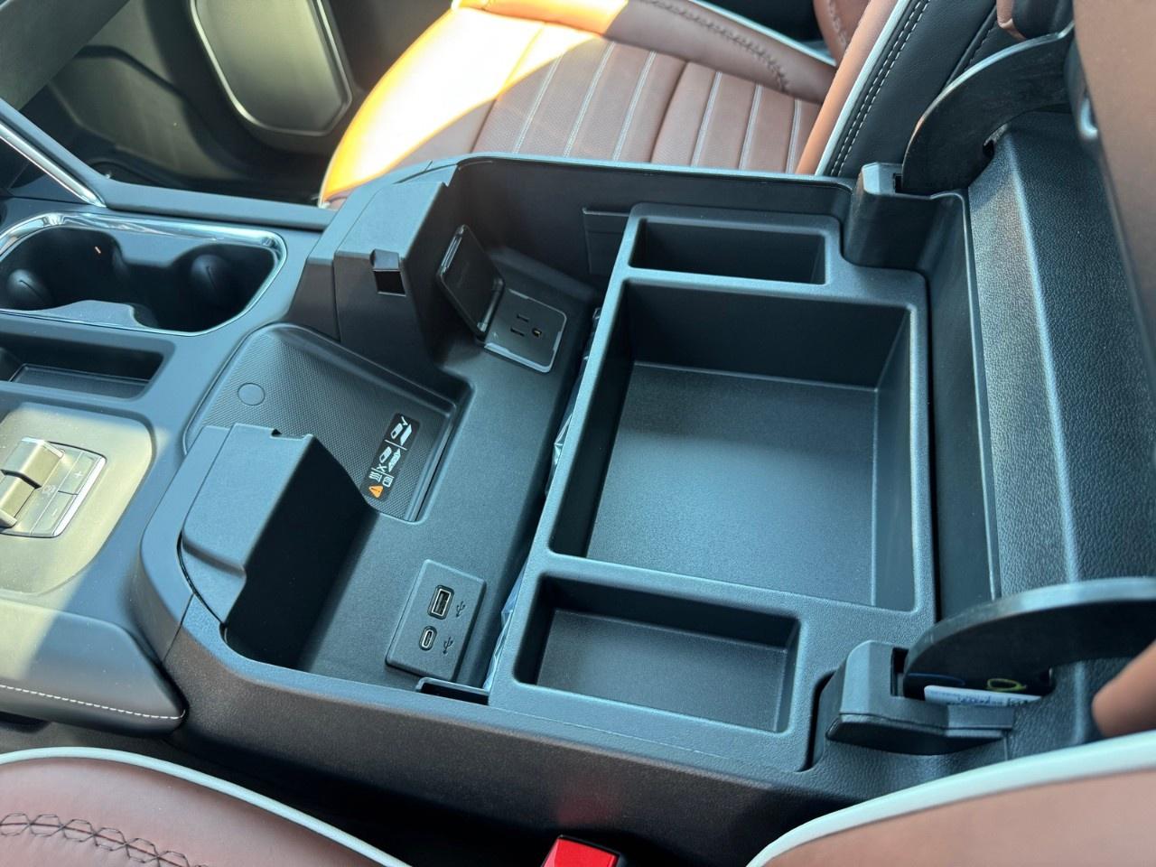 2025 GMC Sierra 3500HD 4WD Crew Cab Standard Box Denali Ultimate Photo