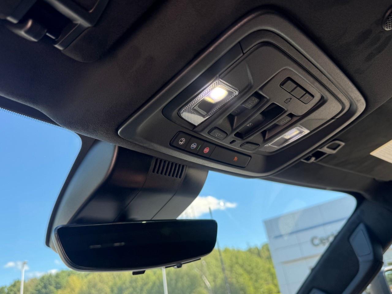 2025 GMC Sierra 3500HD 4WD Crew Cab Standard Box Denali Ultimate Photo