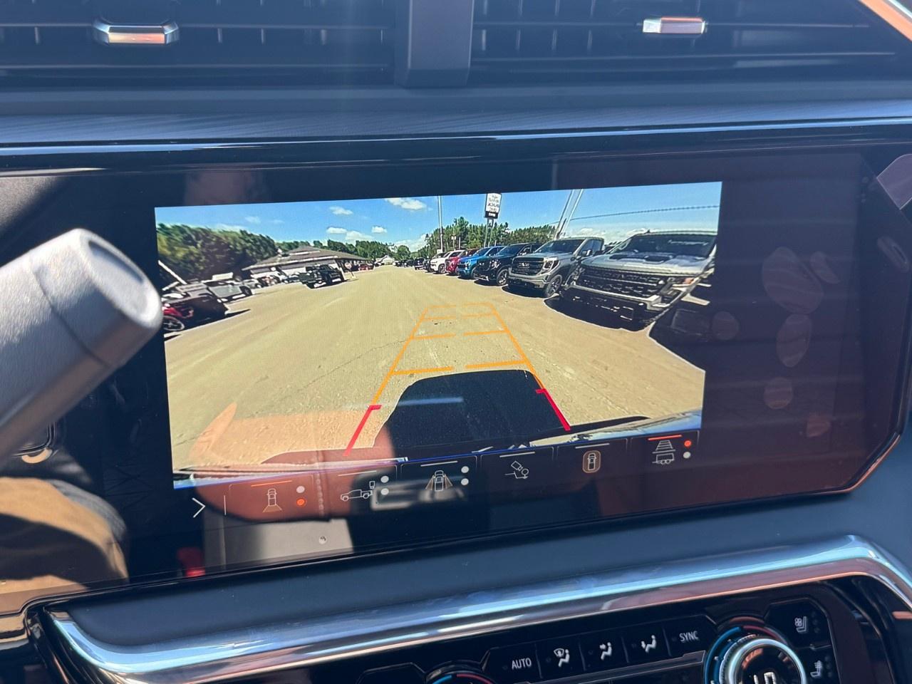 2025 GMC Sierra 3500HD 4WD Crew Cab Standard Box Denali Ultimate Photo