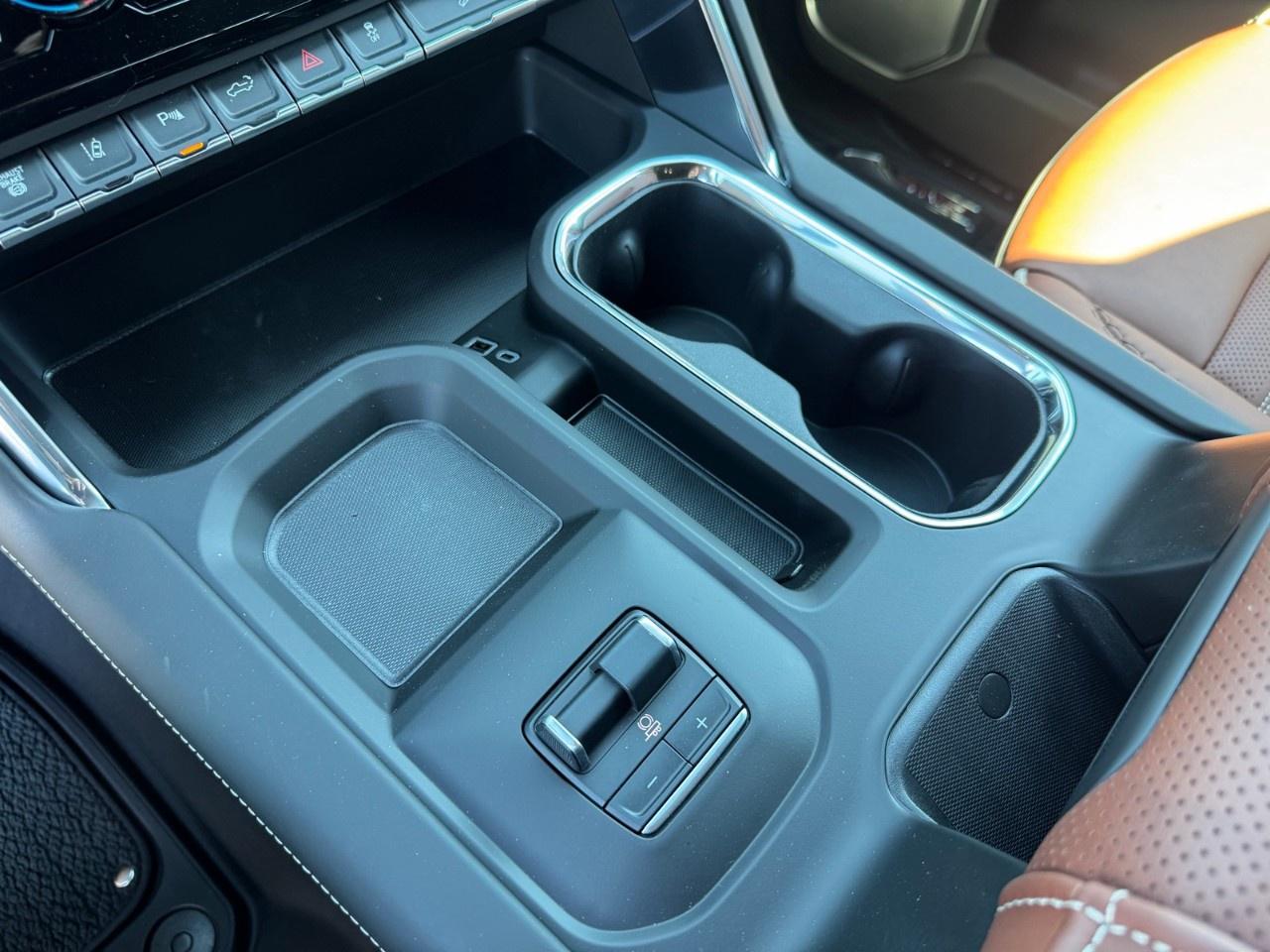 2025 GMC Sierra 3500HD 4WD Crew Cab Standard Box Denali Ultimate Photo