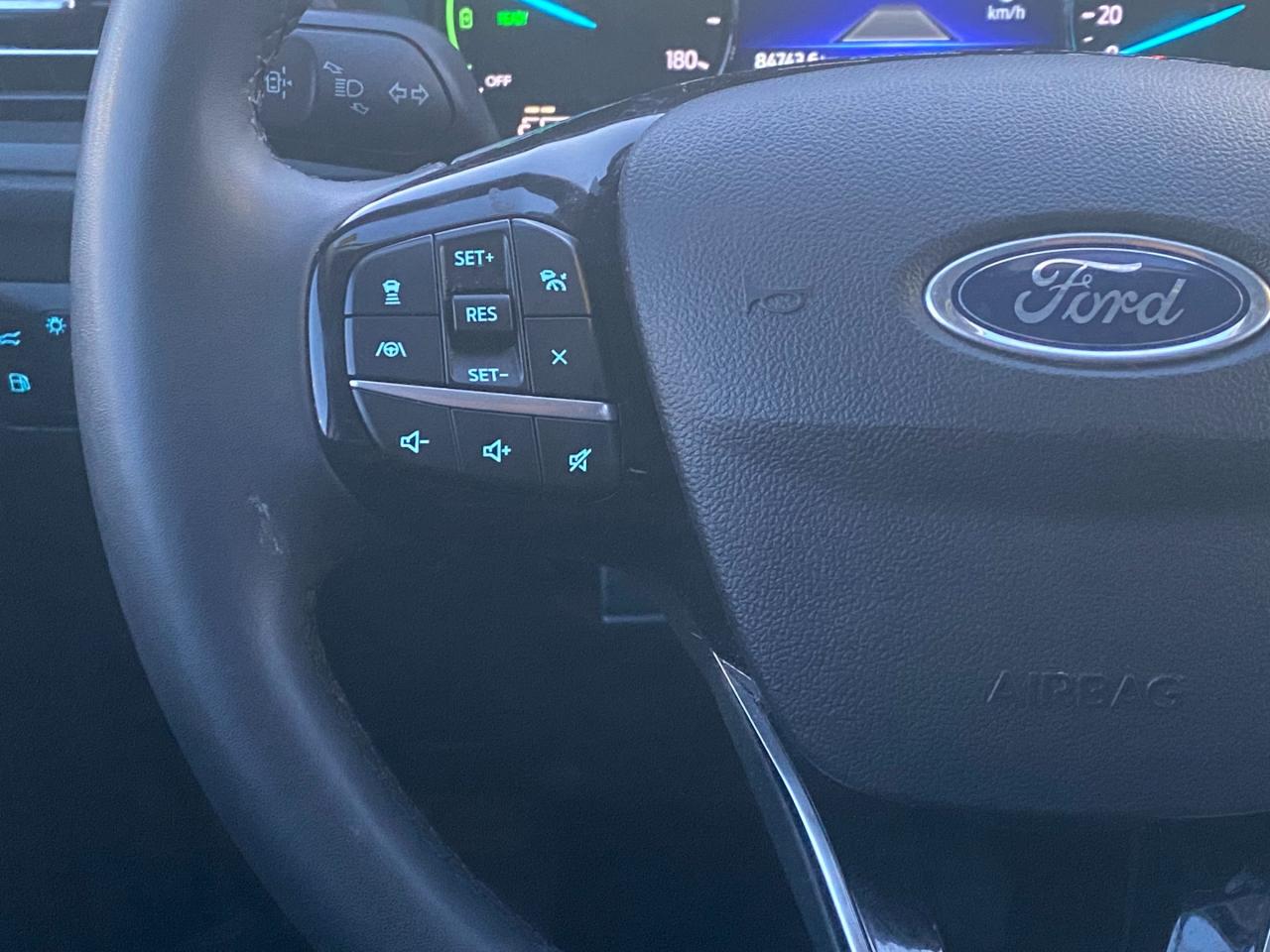 2022 Ford Escape SEL Hybrid 4dr All-Wheel Drive Photo