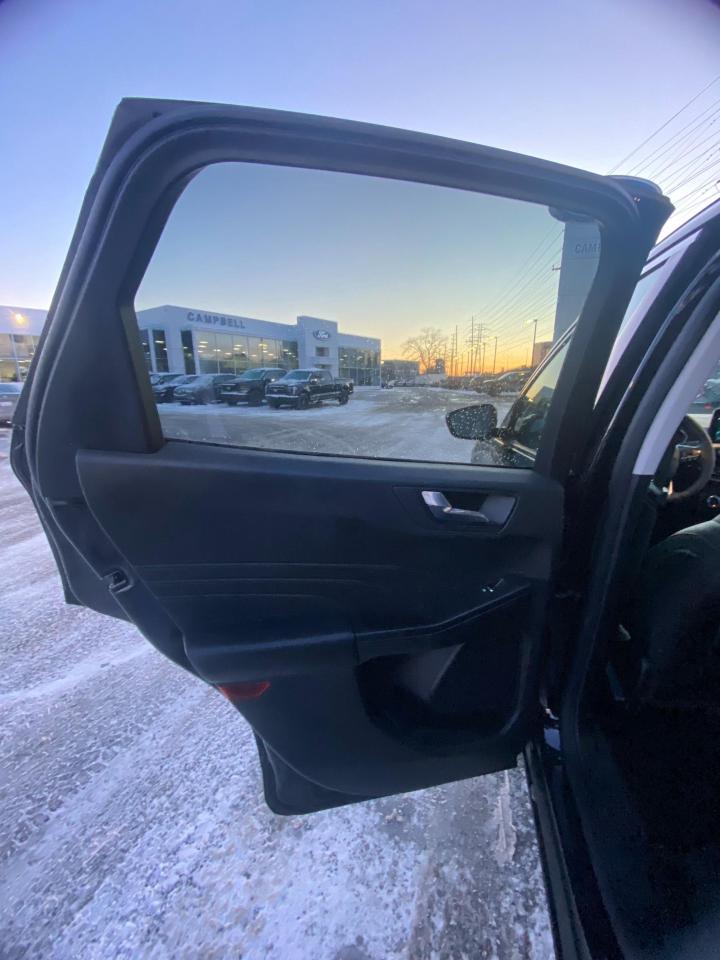 2022 Ford Escape SEL Hybrid 4dr All-Wheel Drive Photo