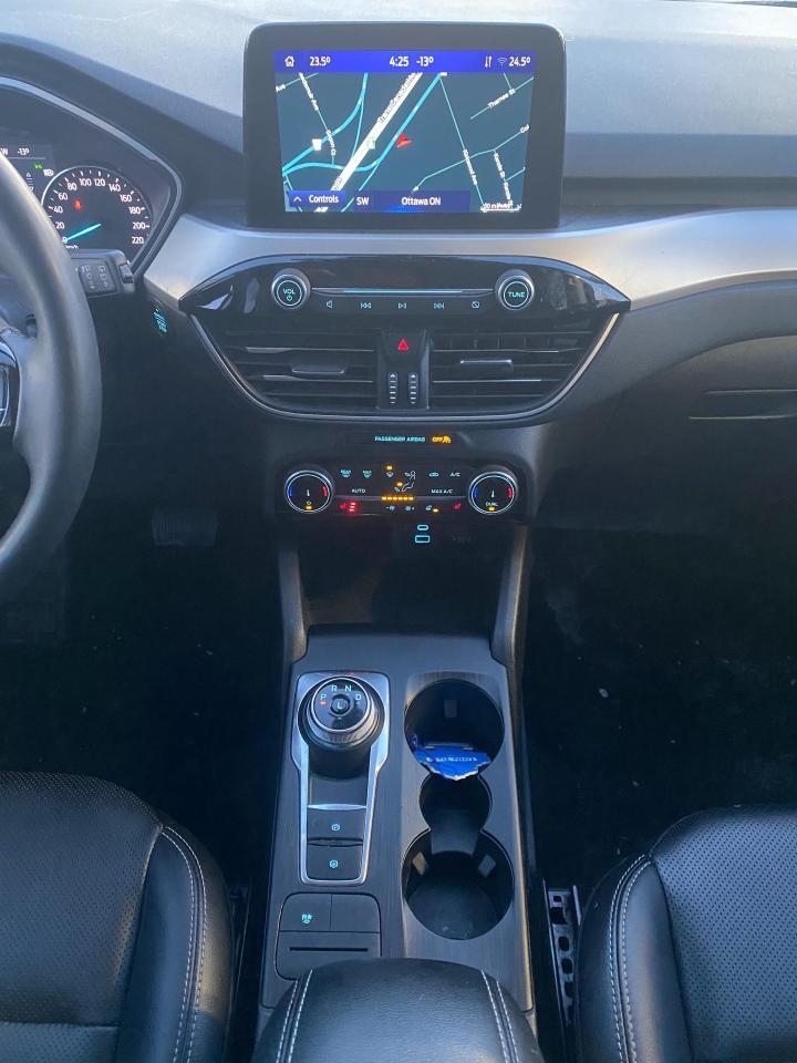 2022 Ford Escape SEL Hybrid 4dr All-Wheel Drive Photo