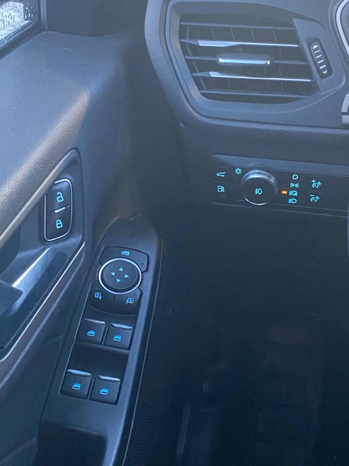 2022 Ford Escape SEL Hybrid 4dr All-Wheel Drive Photo