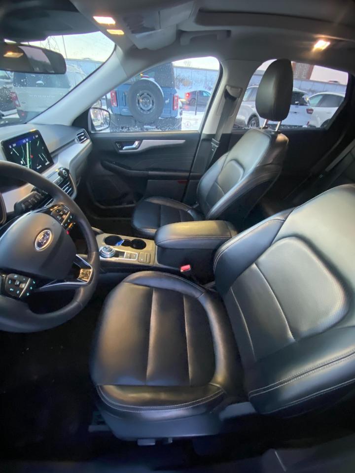 2022 Ford Escape SEL Hybrid 4dr All-Wheel Drive Photo