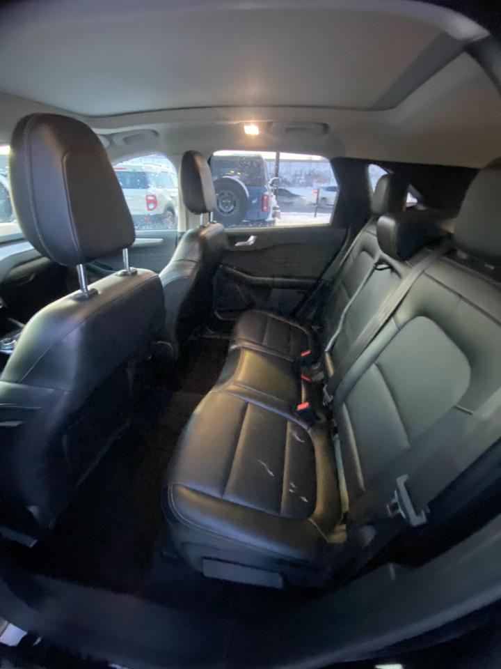 2022 Ford Escape SEL Hybrid 4dr All-Wheel Drive Photo