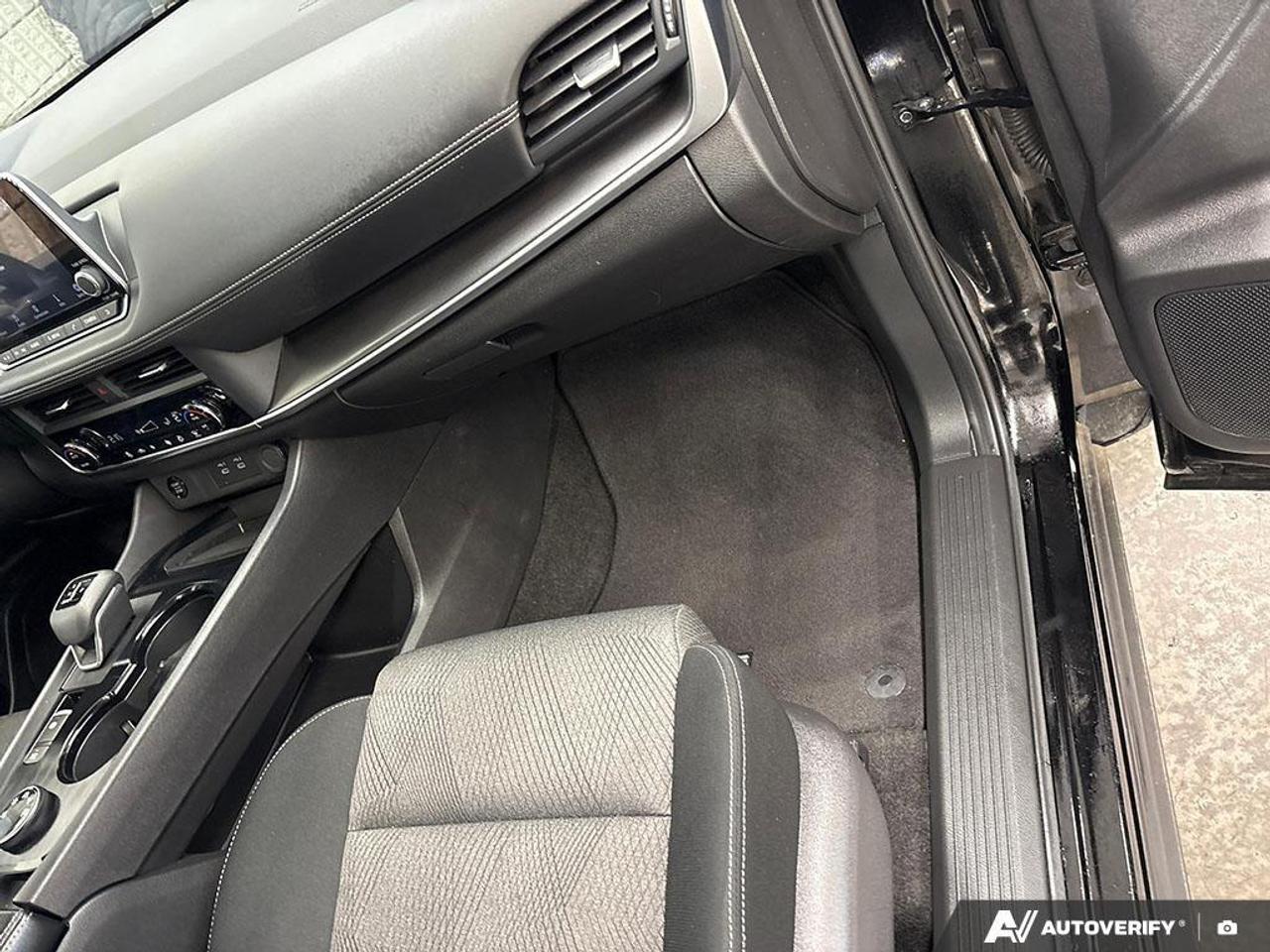 2025 Nissan Rogue SV Moonroof 4dr All-Wheel Drive Sport Utility Photo