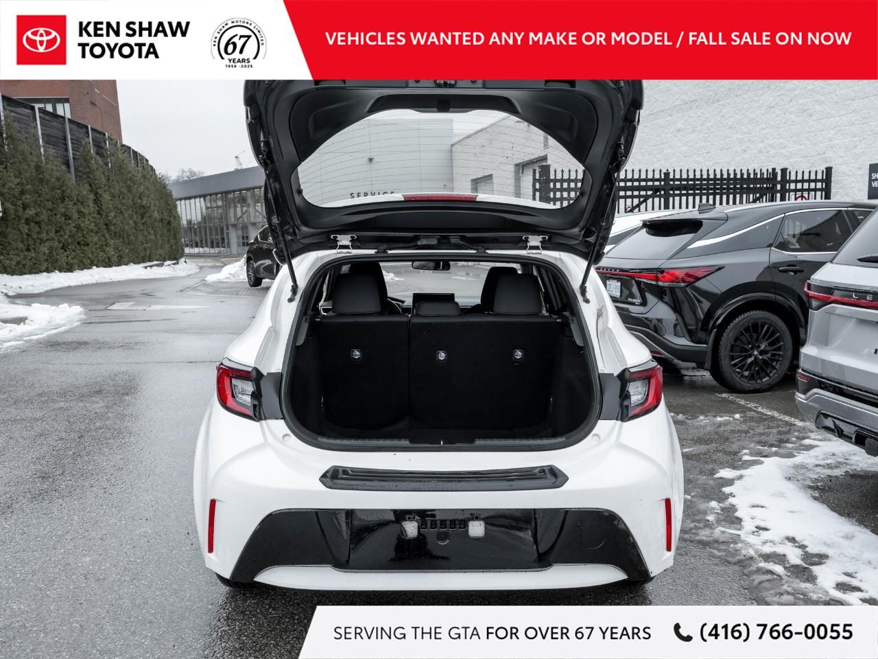 2023 Toyota Corolla Hatchback Base 5dr Photo