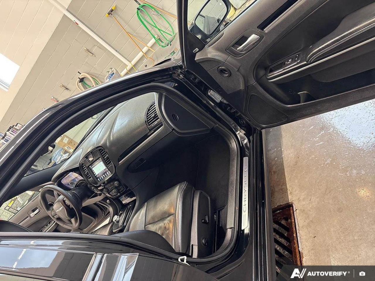 2023 Chrysler 300 S 4dr All-wheel Drive Sedan Photo