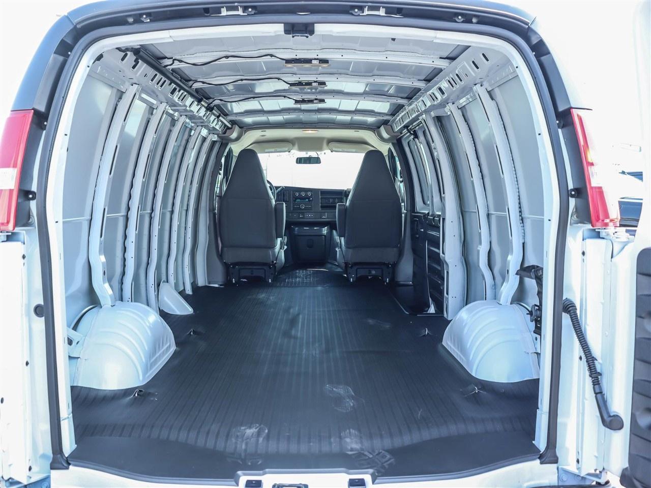 2025 Chevrolet Express Cargo Van 2500 Extended Wheelbase Rear-Wheel Drive Photo