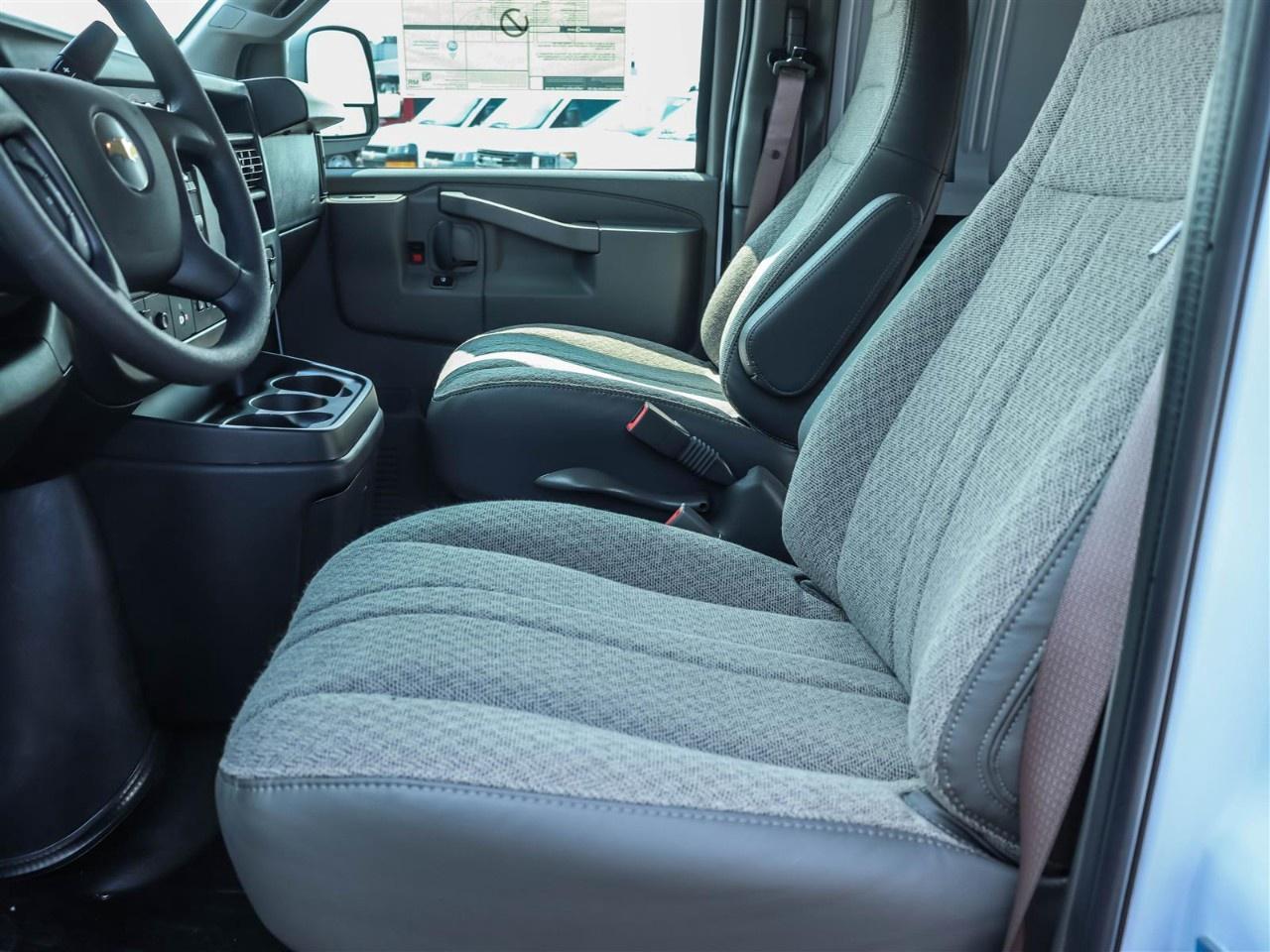 2025 Chevrolet Express Cargo Van 2500 Extended Wheelbase Rear-Wheel Drive Photo