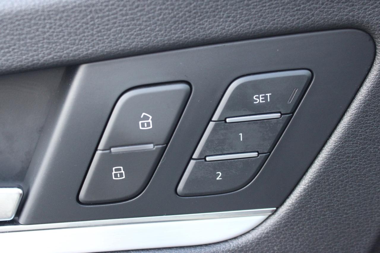 2018 Audi SQ5 3.0T Technik quattro Red Interior No Accident Safe Photo