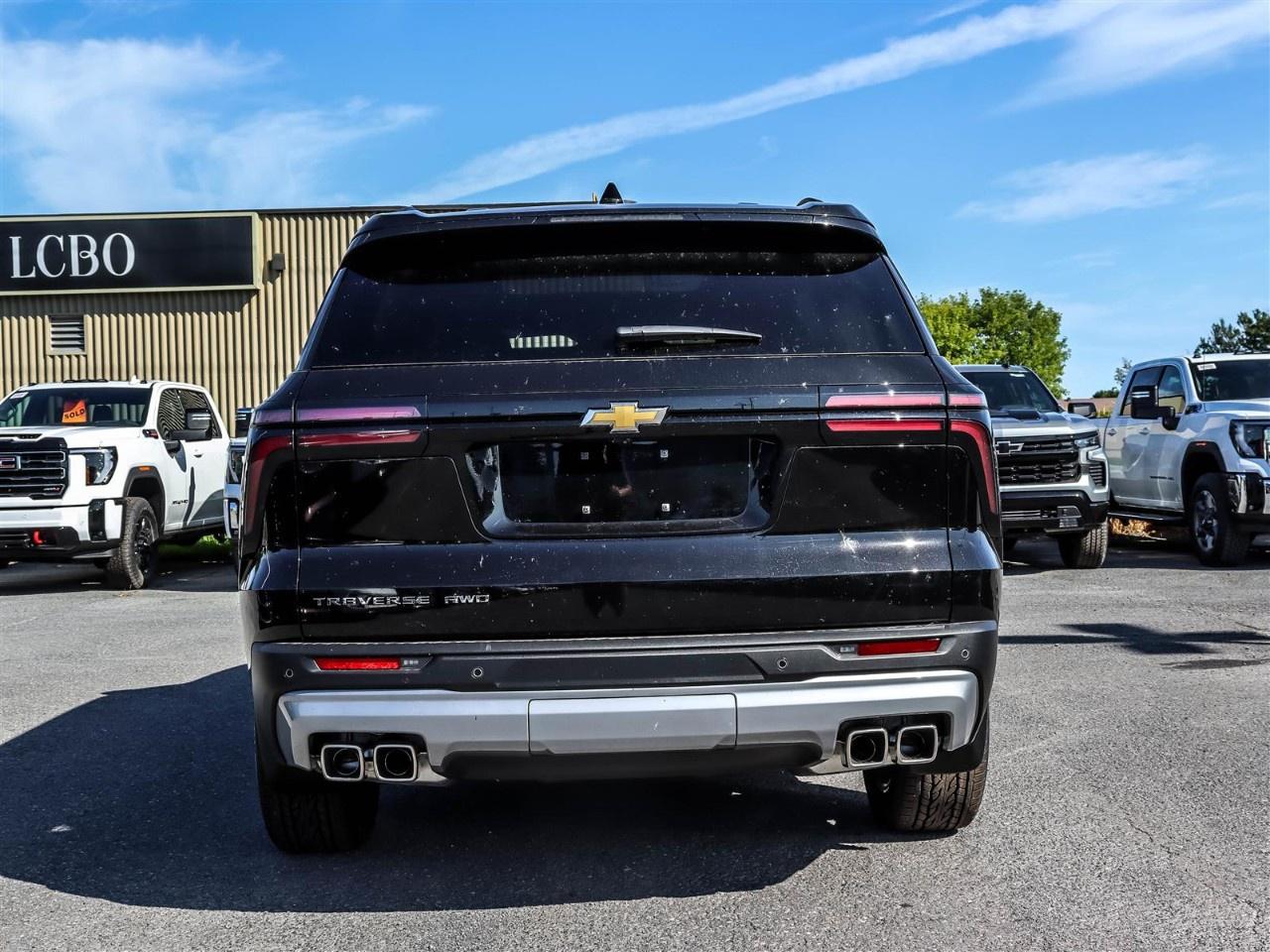 2025 Chevrolet Traverse AWD 4dr LT Photo3