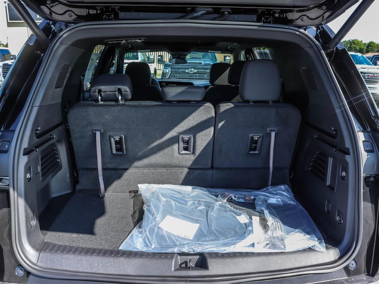 2025 Chevrolet Traverse AWD 4dr LT Photo