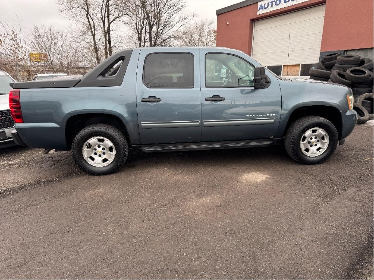 2012 Chevrolet Avalanche 1500 LTZ Photo4