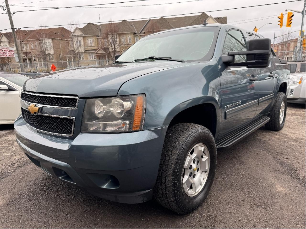 2012 Chevrolet Avalanche 1500 LTZ Photo2