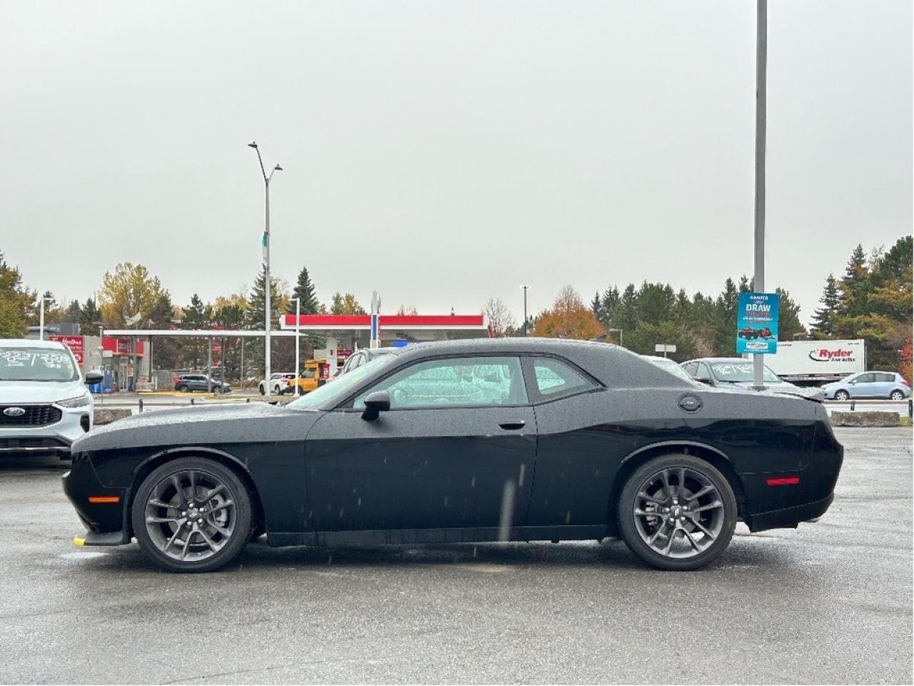 2023 Dodge Challenger R/T 2dr Rear-Wheel Drive Coupe Photo2