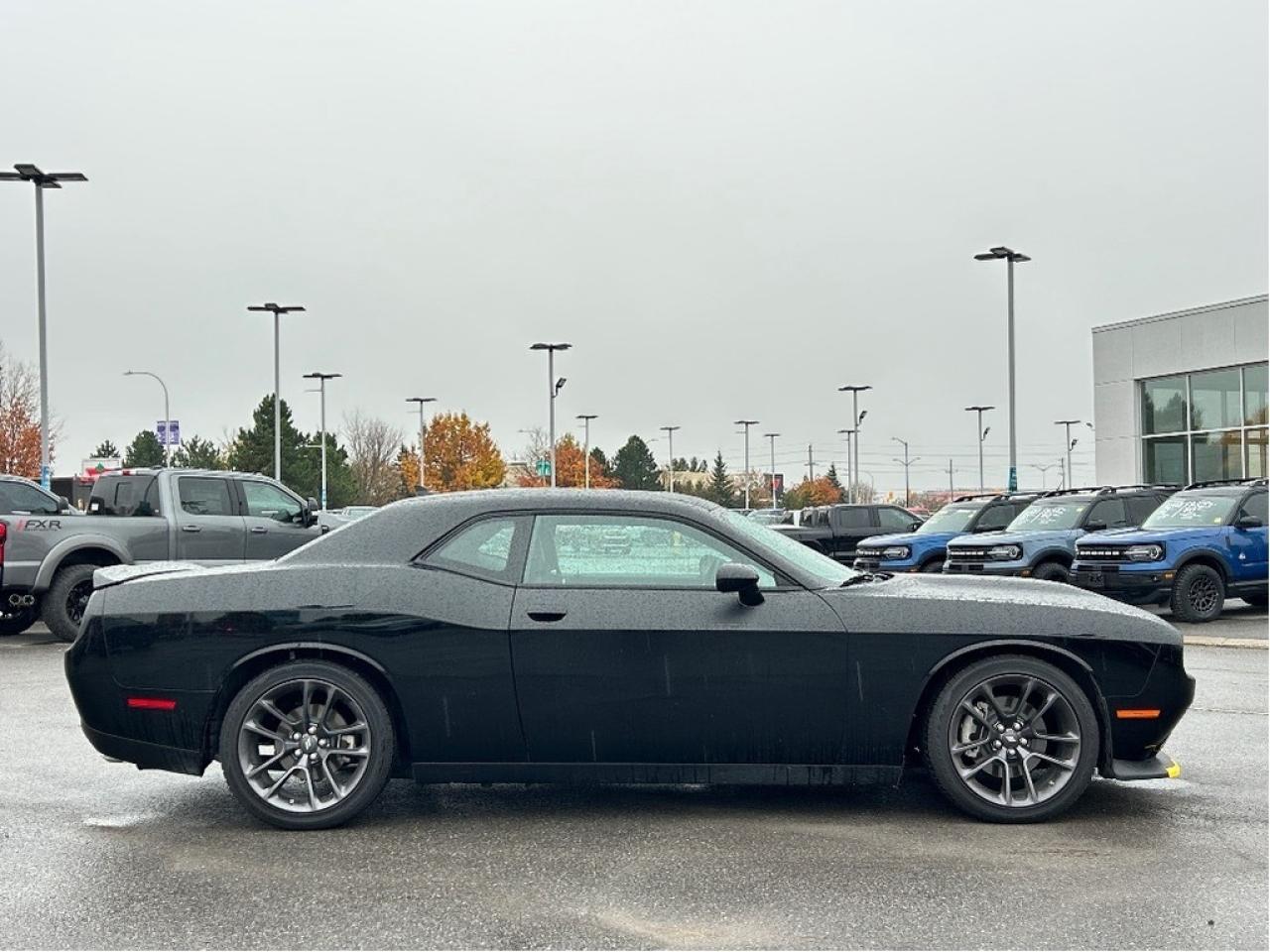 2023 Dodge Challenger R/T 2dr Rear-Wheel Drive Coupe Photo