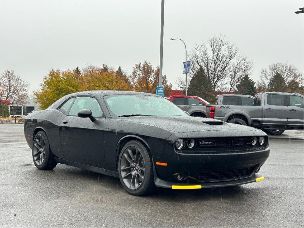 2023 Dodge Challenger R/T 2dr Rear-Wheel Drive Coupe Photo
