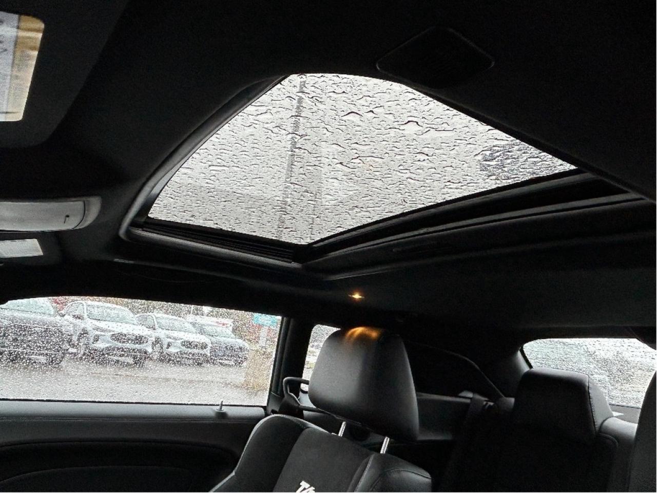 2023 Dodge Challenger R/T 2dr Rear-Wheel Drive Coupe Photo