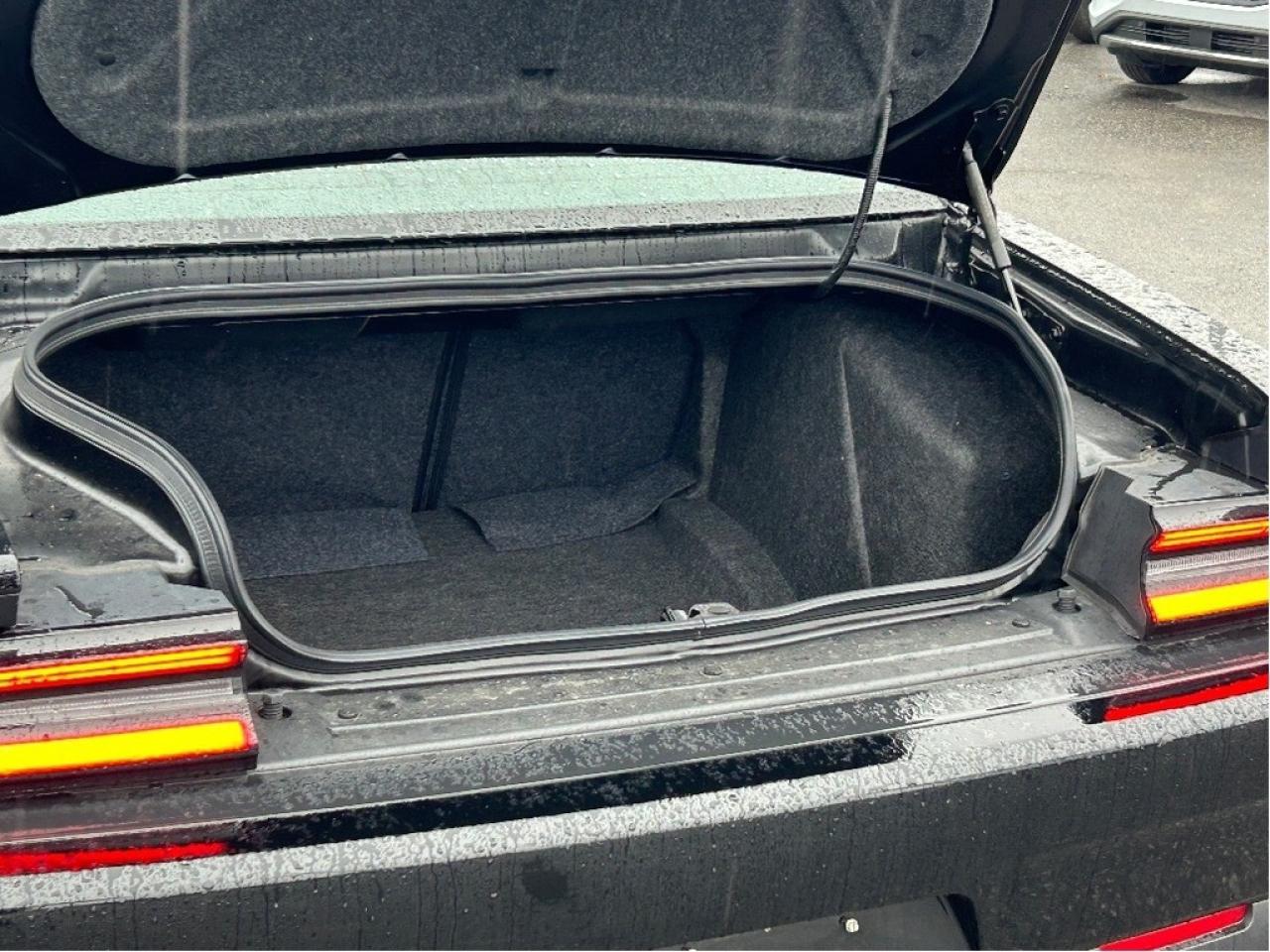 2023 Dodge Challenger R/T 2dr Rear-Wheel Drive Coupe Photo