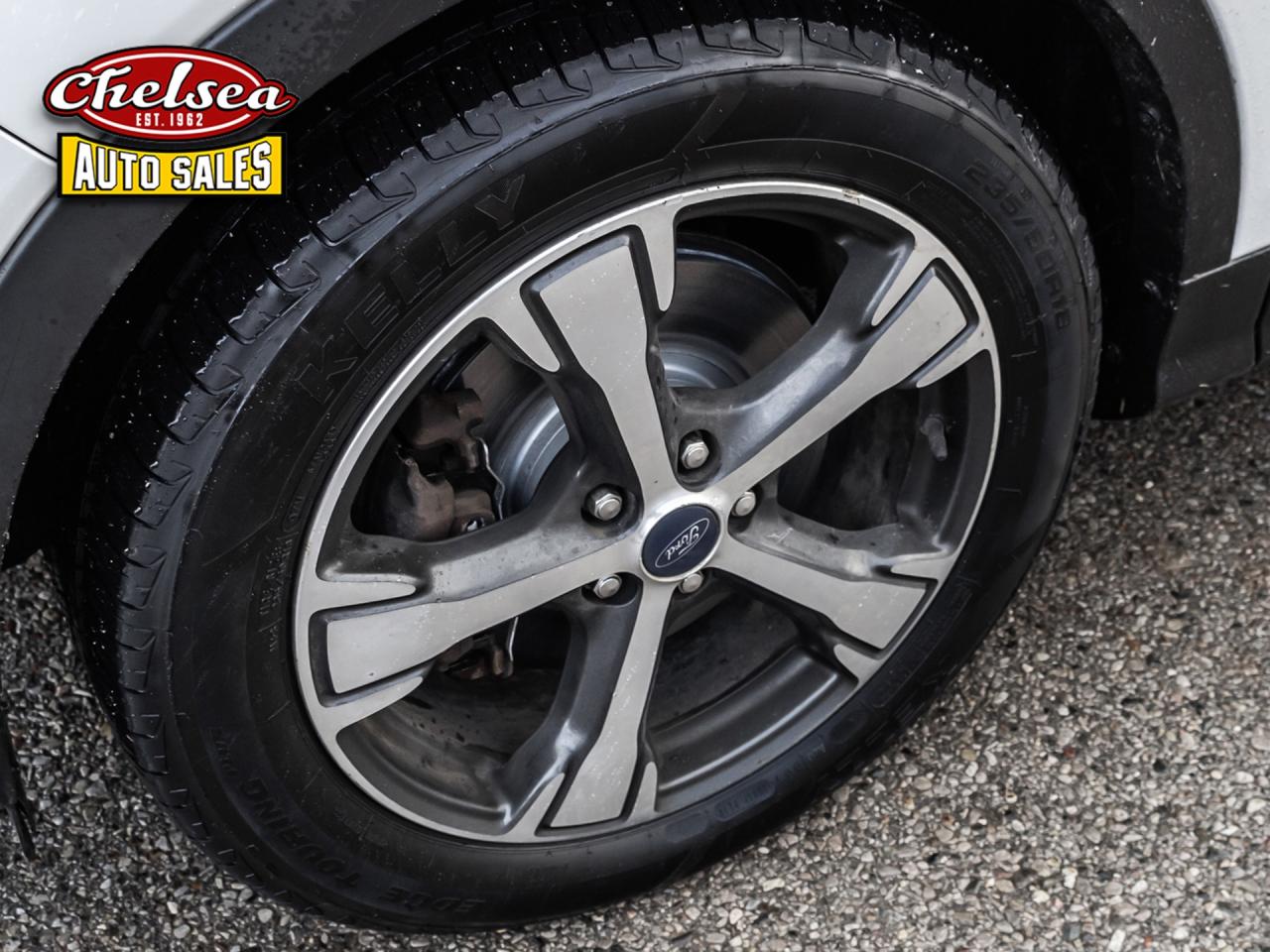 2018 Ford Escape SEL 4WD Photo3