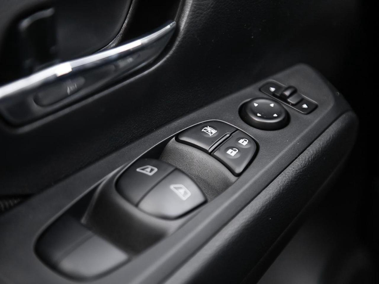 2025 Nissan Kicks Play SV 4dr Front-Wheel Drive Photo