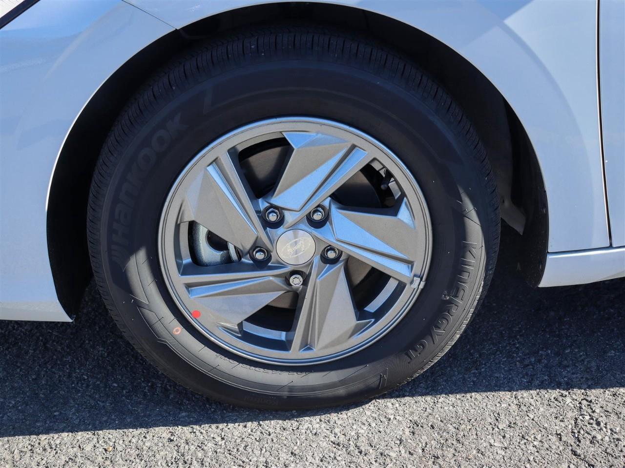 2025 Hyundai Elantra ESSENTIAL 4DR SEDAN Photo