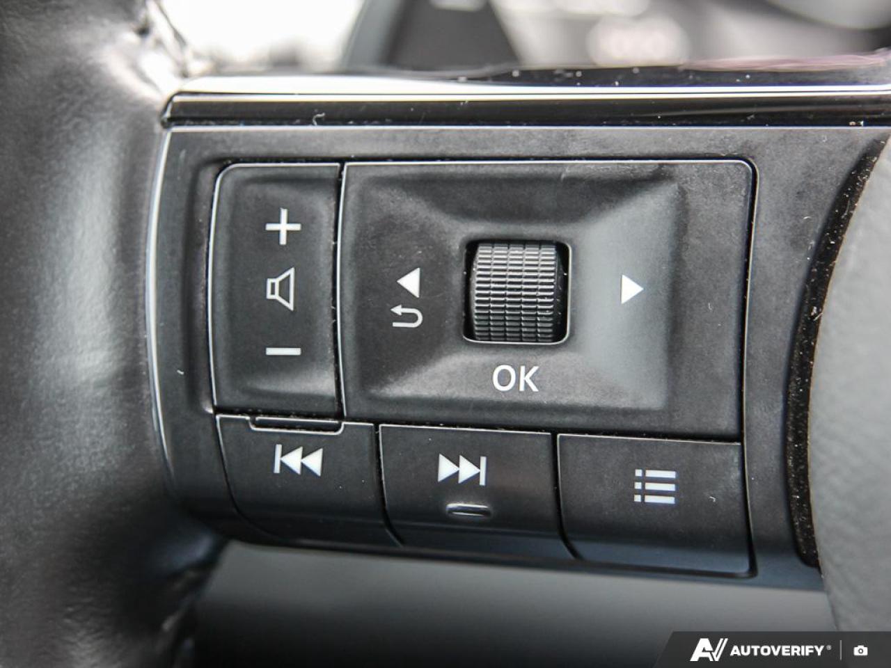 2022 Nissan Pathfinder SL 4dr 4x4 Photo