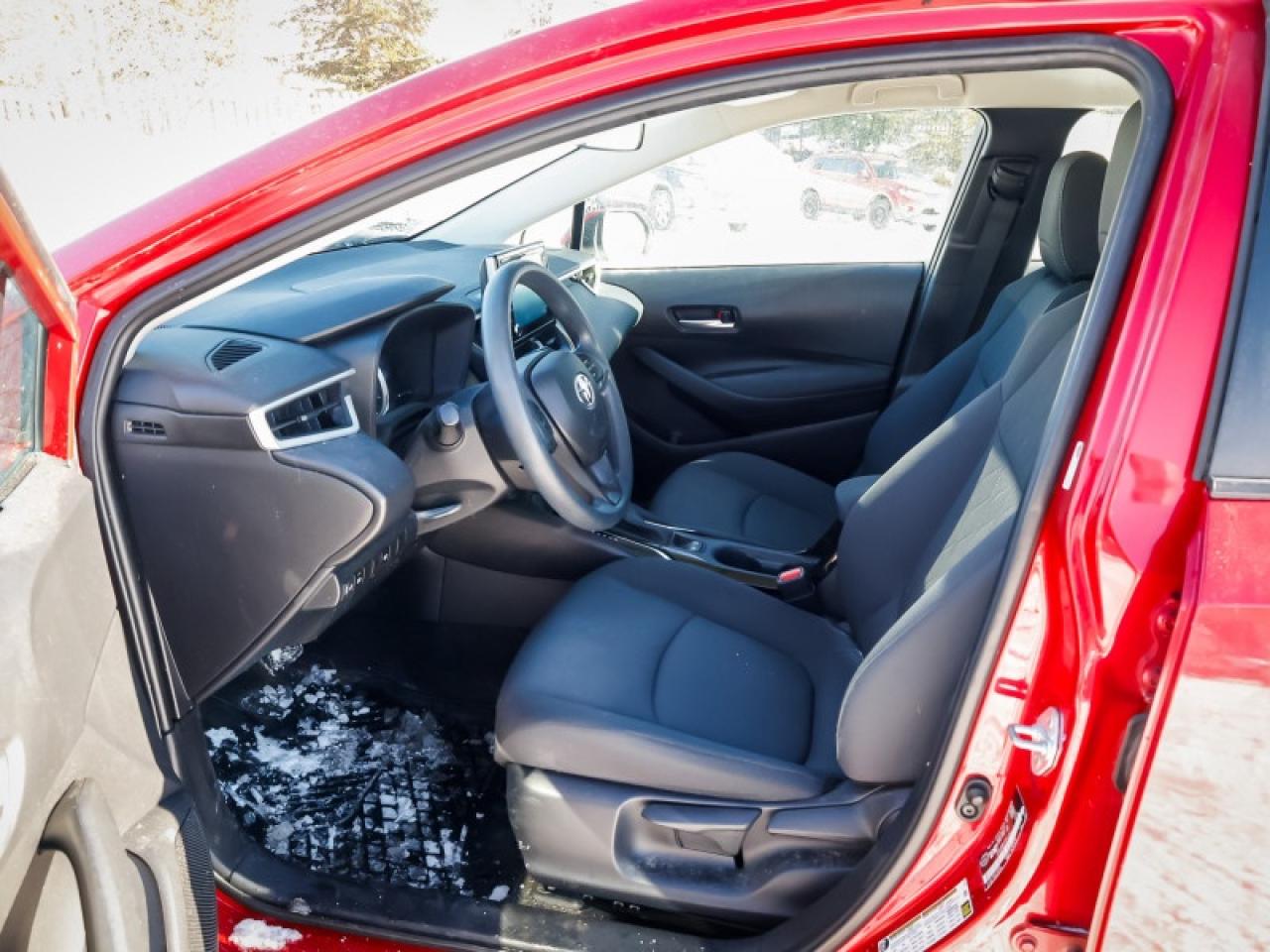 2020 Toyota Corolla LE Photo