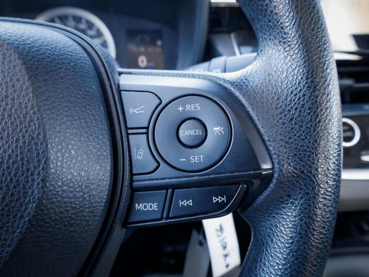 2020 Toyota Corolla LE Photo