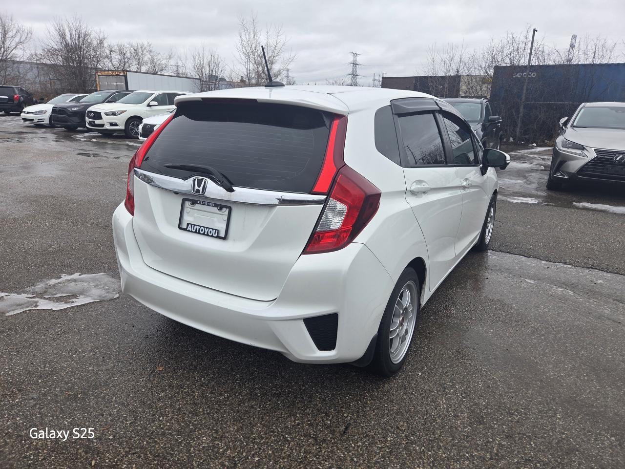2015 Honda Fit EX-L  NAVI LEATHER ROOF BLUETHOOT $12,988.00 Photo
