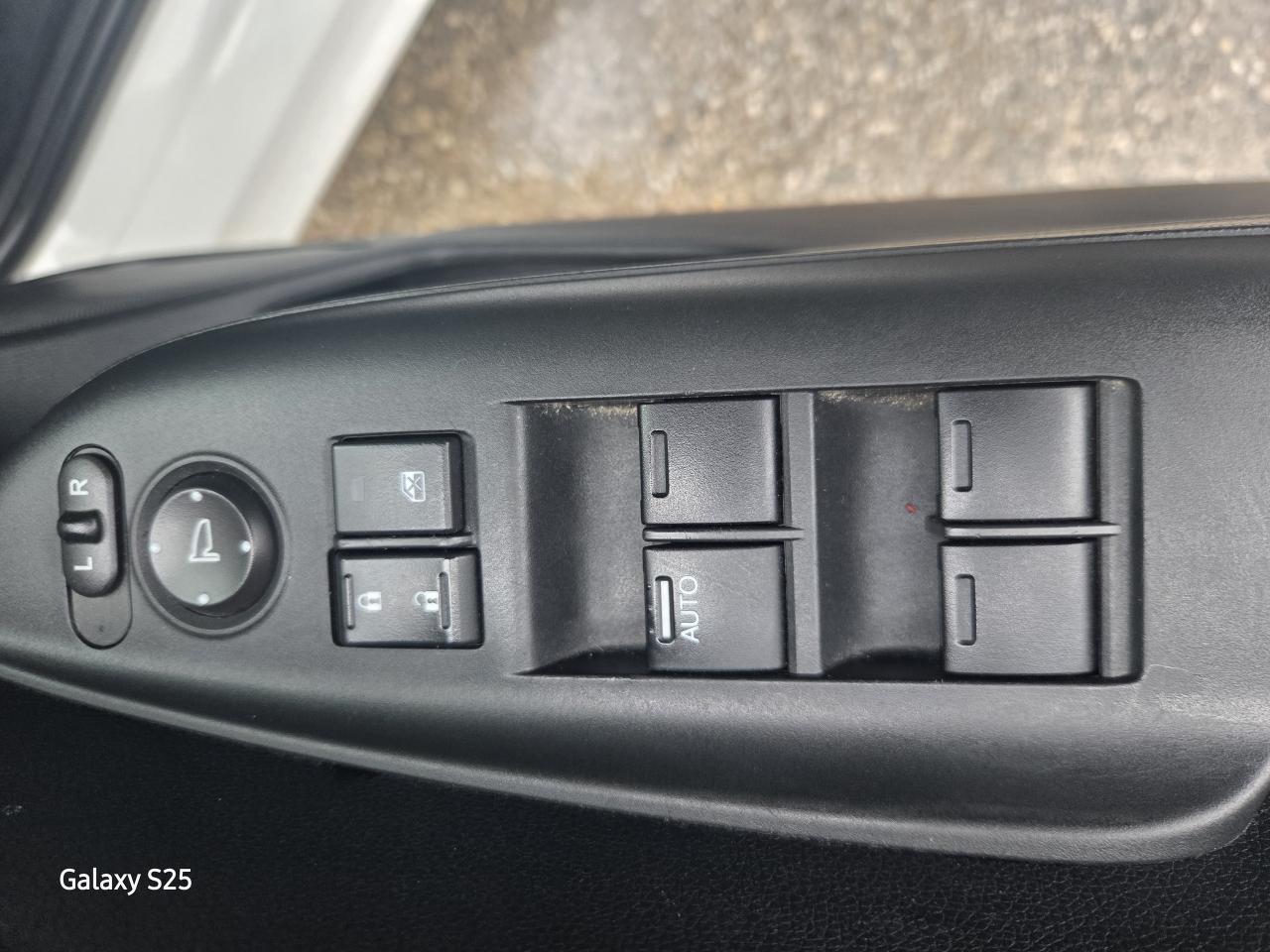 2015 Honda Fit EX-L  NAVI LEATHER ROOF BLUETHOOT $12,988.00 Photo