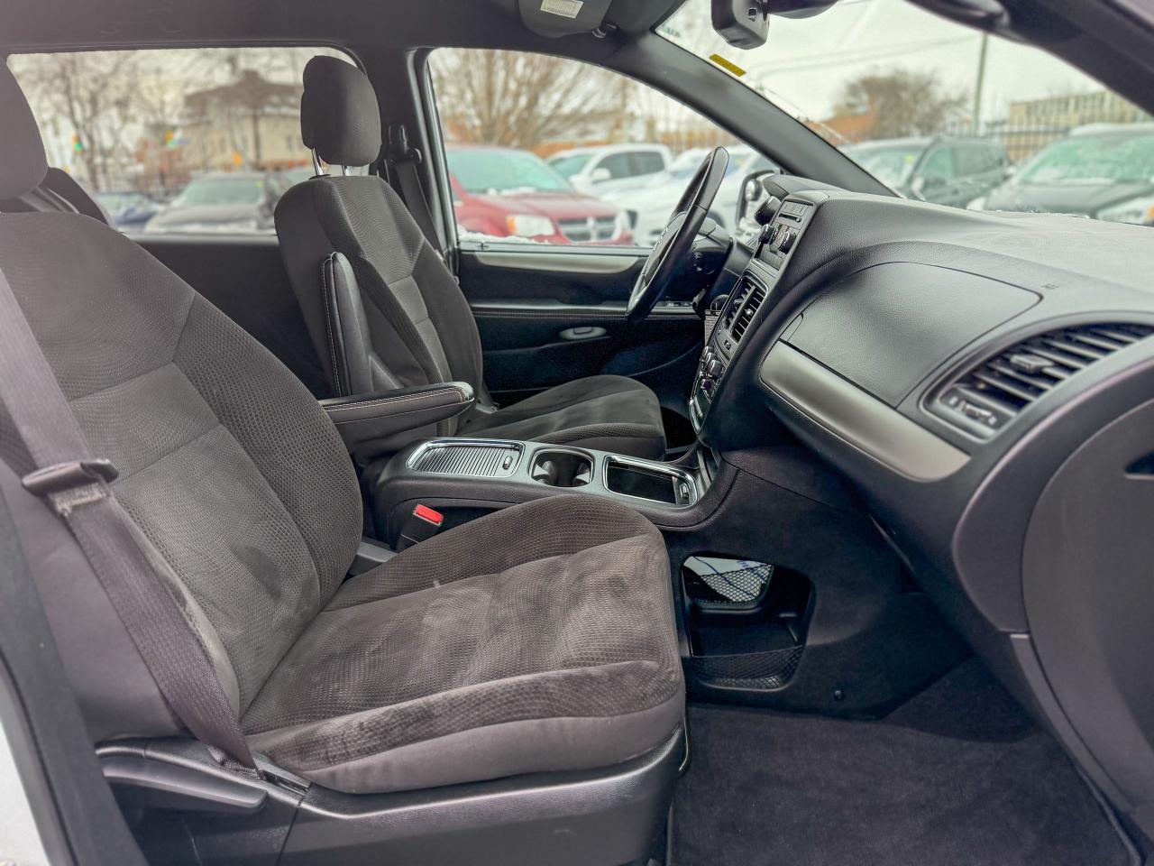 2019 Dodge Grand Caravan SXT/CAMERA/NO ACCIDENTS/REMOTE/STW'N GO/3.6L Photo