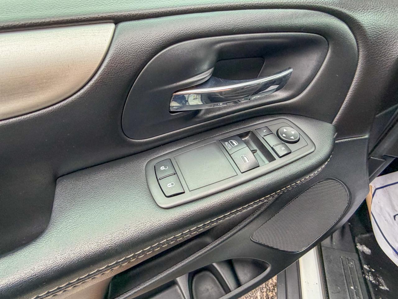 2019 Dodge Grand Caravan SXT/CAMERA/NO ACCIDENTS/REMOTE/STW'N GO/3.6L Photo