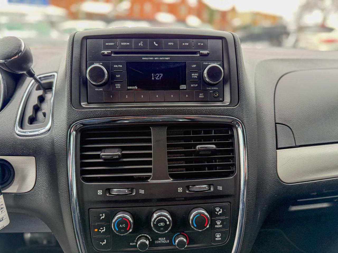 2019 Dodge Grand Caravan SXT/CAMERA/NO ACCIDENTS/REMOTE/STW'N GO/3.6L Photo