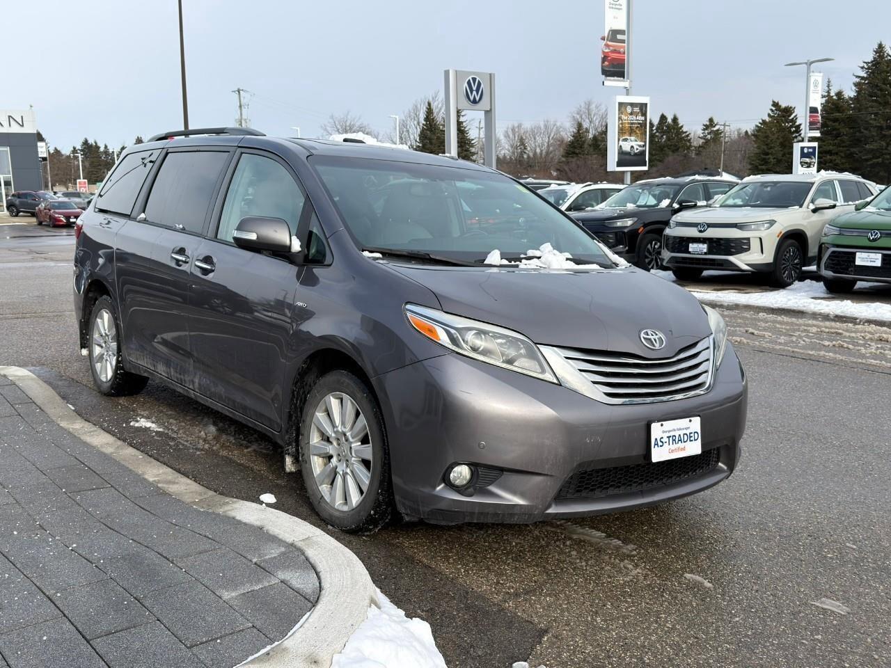 2017 Toyota Sienna XLECERTIFIED AS-TRADED, ONE-OWNER, ACCIDENT-FREE, Photo