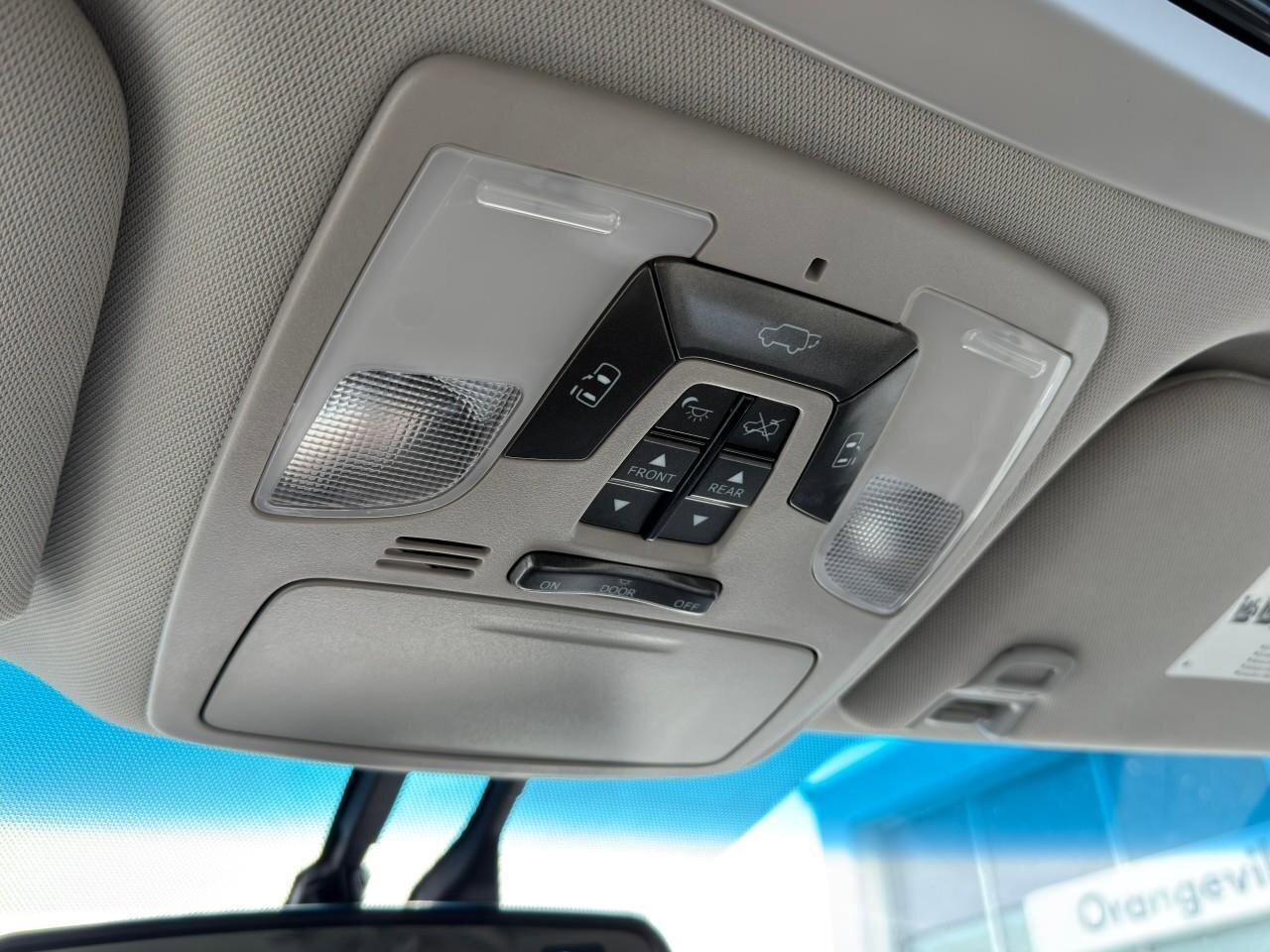 2017 Toyota Sienna XLECERTIFIED AS-TRADED, ONE-OWNER, ACCIDENT-FREE, Photo