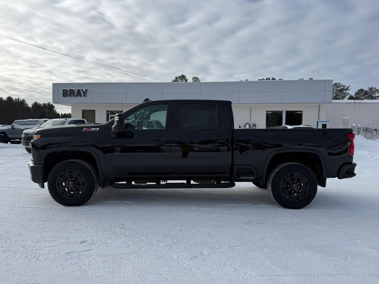 2023 Chevrolet SILVERADO 2500HD 4WD Crew Cab 159  LT Photo2