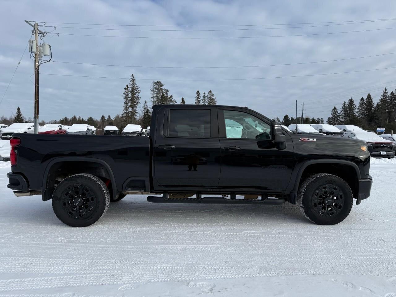 2023 Chevrolet SILVERADO 2500HD 4WD Crew Cab 159  LT Photo