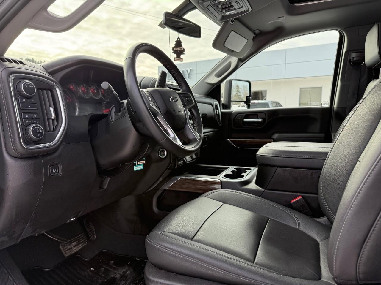 2023 Chevrolet SILVERADO 2500HD 4WD Crew Cab 159  LT Photo